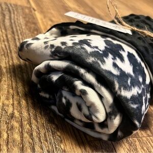 Cozy Black and White Patterned Throw Blanket reverse black dot minky fabric